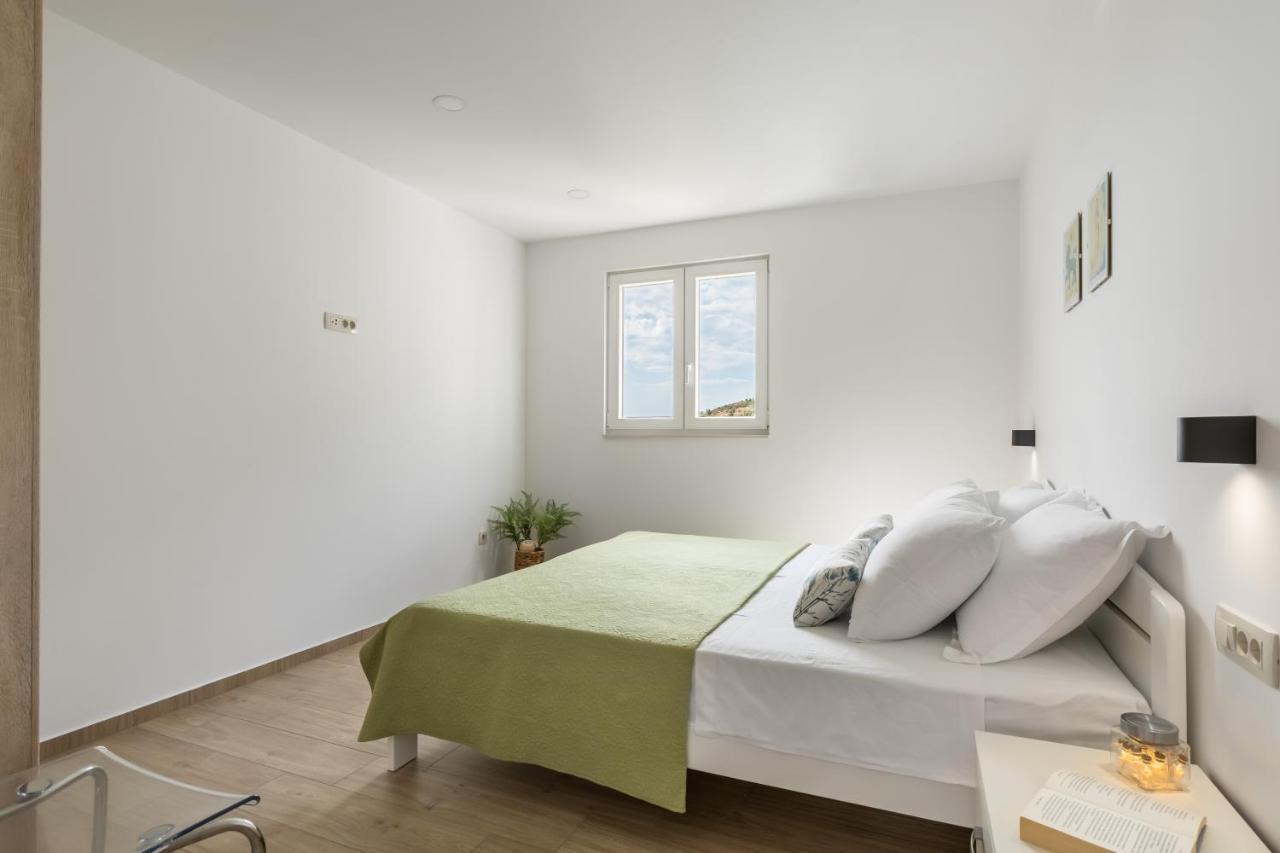 Luxurious Apartments Bona Fide ミミツェ エクステリア 写真
