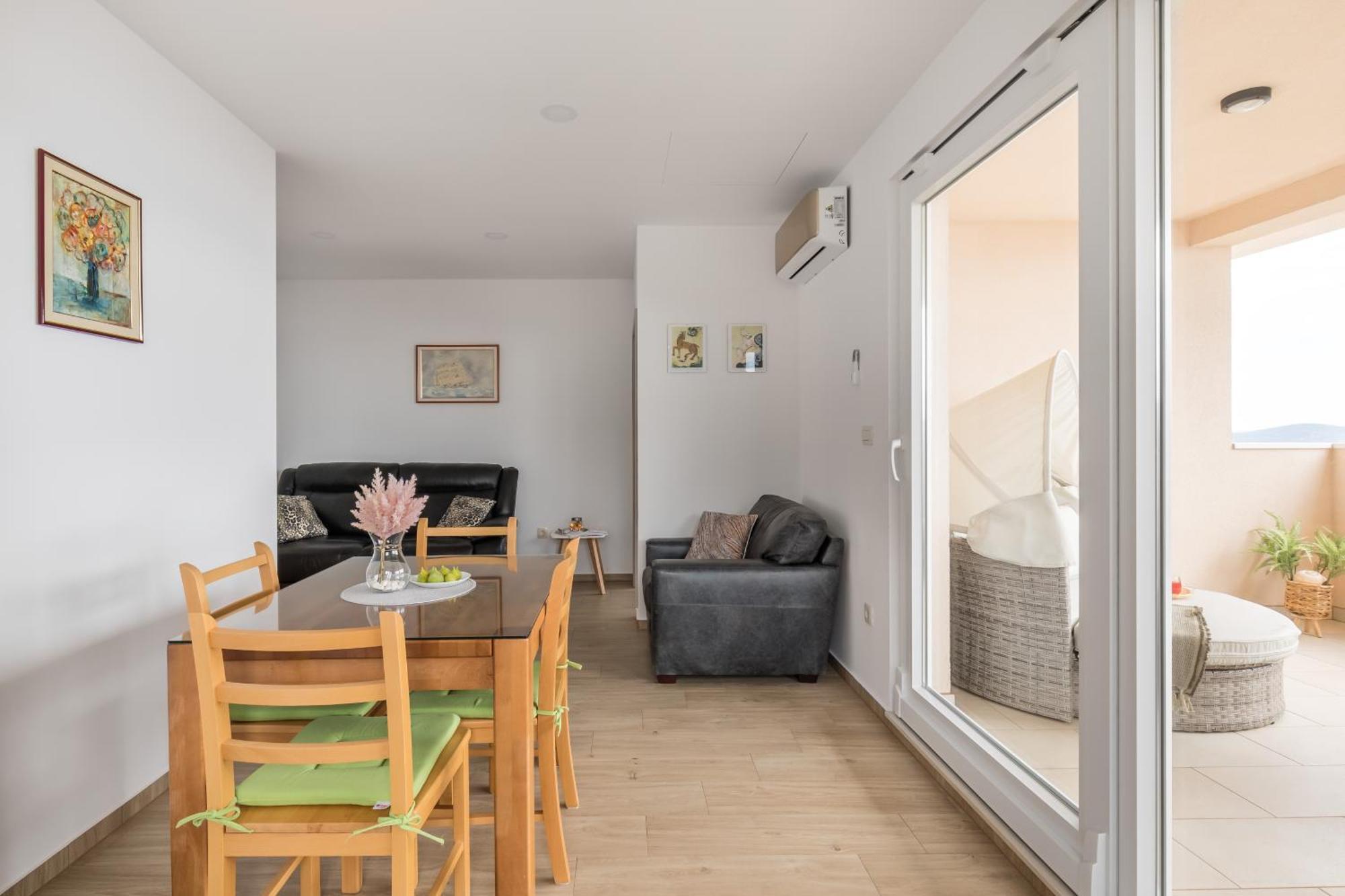 Luxurious Apartments Bona Fide ミミツェ 部屋 写真